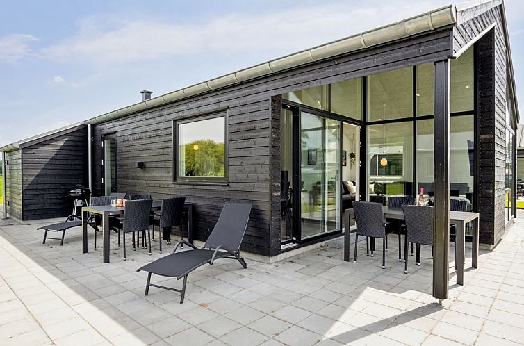 Vakantiehuis "Henryk" - 75m from the sea