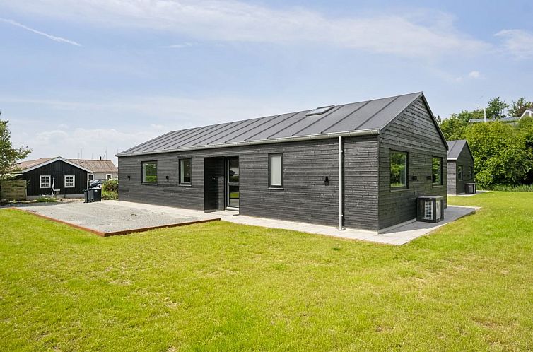 Vakantiehuis "Henryk" - 75m from the sea