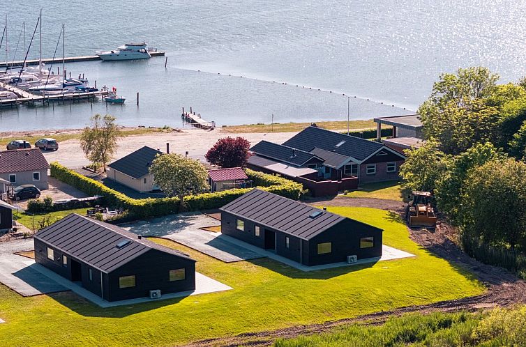 Vakantiehuis "Henryk" - 75m from the sea