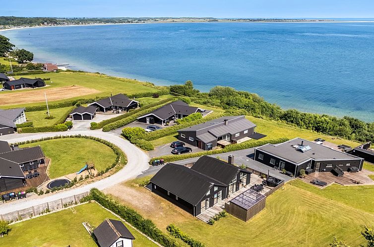 Vakantiehuis "Andriette" - 50m from the sea