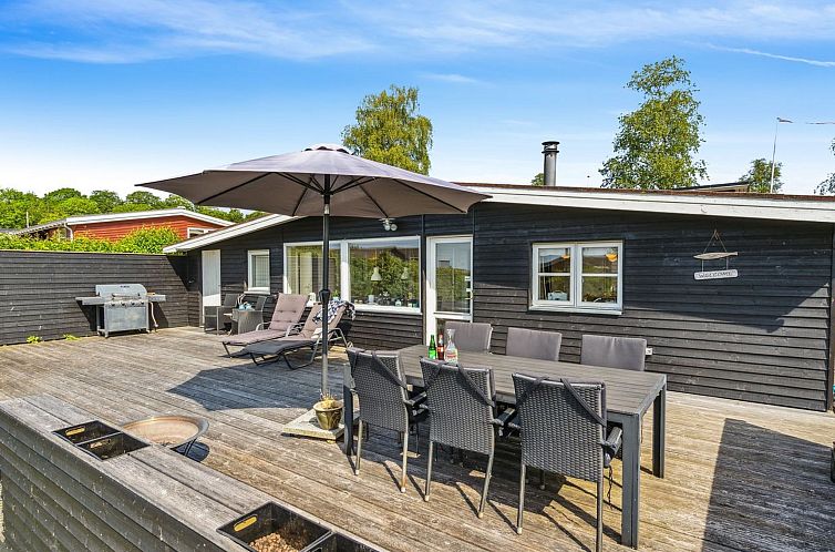 Vakantiehuis "Thrugils" - 200m from the sea