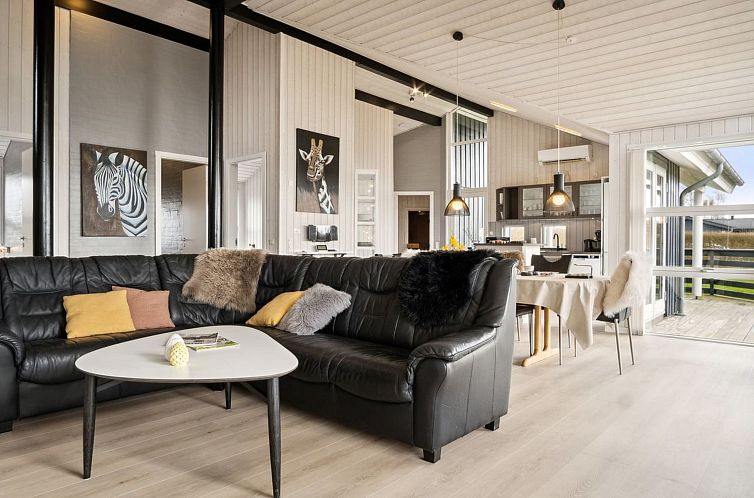 Vakantiehuis "Sylvana" - 400m from the sea