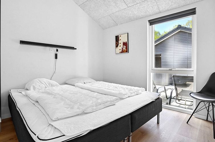 Vakantiehuis "Helina" - 180m from the sea