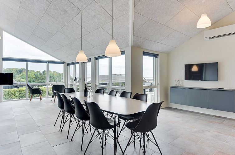 Vakantiehuis "Helina" - 180m from the sea