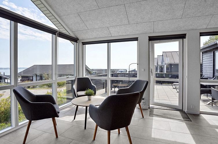 Vakantiehuis "Helina" - 180m from the sea