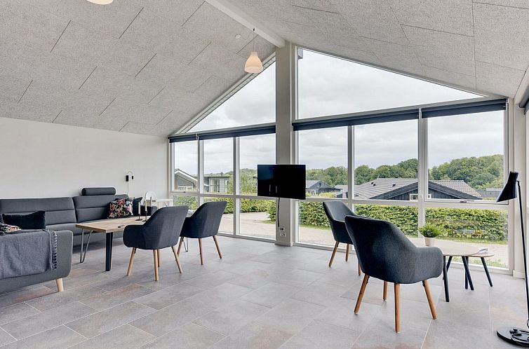 Vakantiehuis "Helina" - 180m from the sea