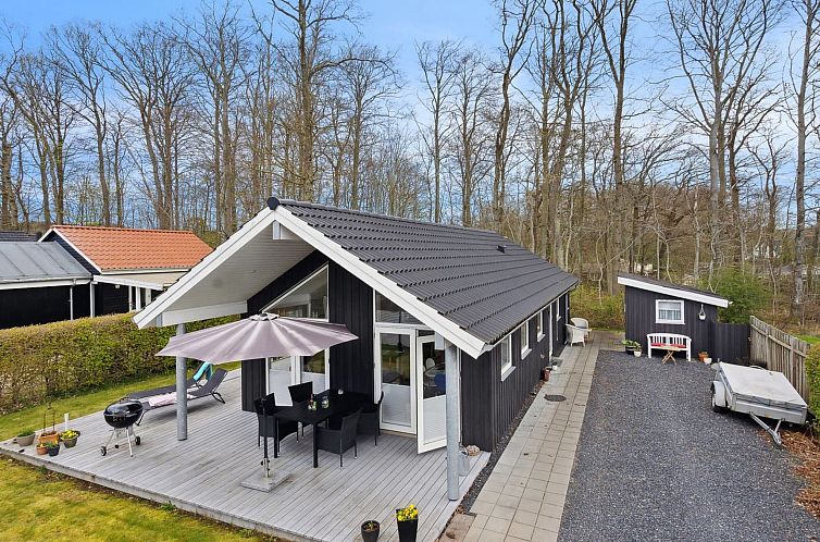 Vakantiehuis "Gunholm" - 150m from the sea