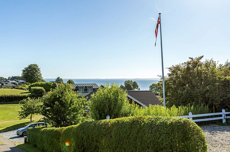 Vakantiehuis "Raymond" - 175m from the sea