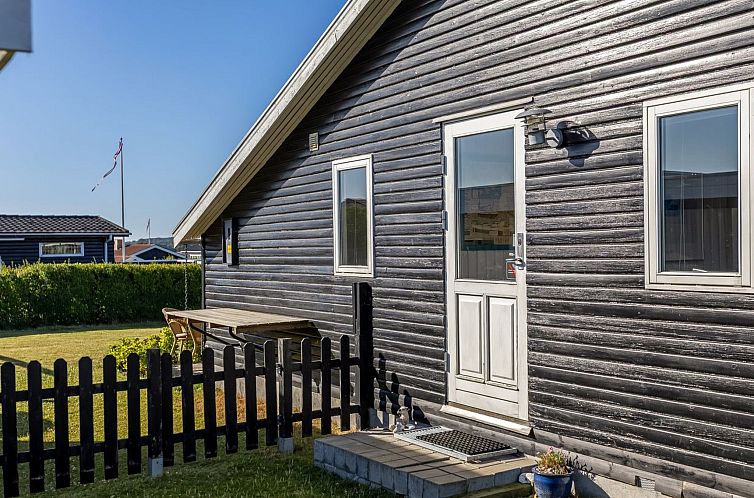 Vakantiehuis "Raymond" - 175m from the sea