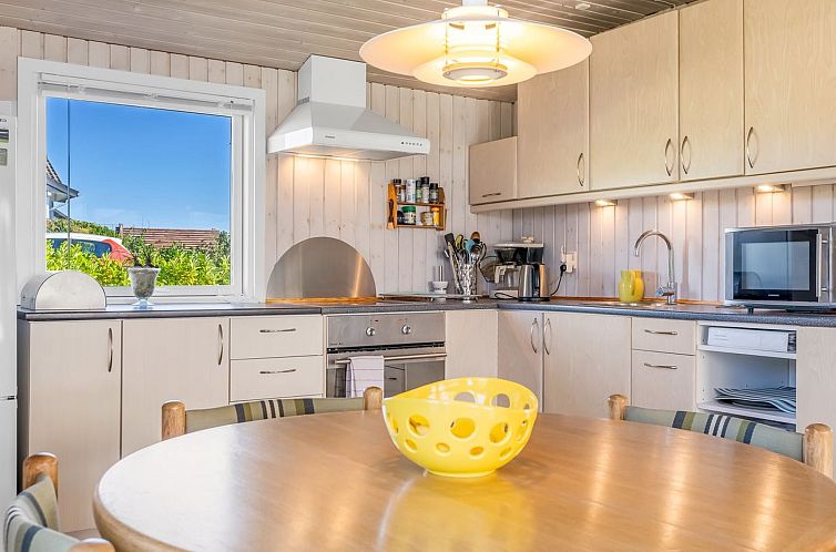 Vakantiehuis "Raymond" - 175m from the sea