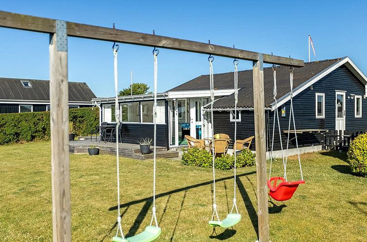 Vakantiehuis "Raymond" - 175m from the sea