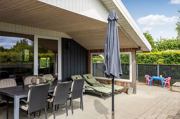 Vakantiehuis "Irlin" - 850m from the sea