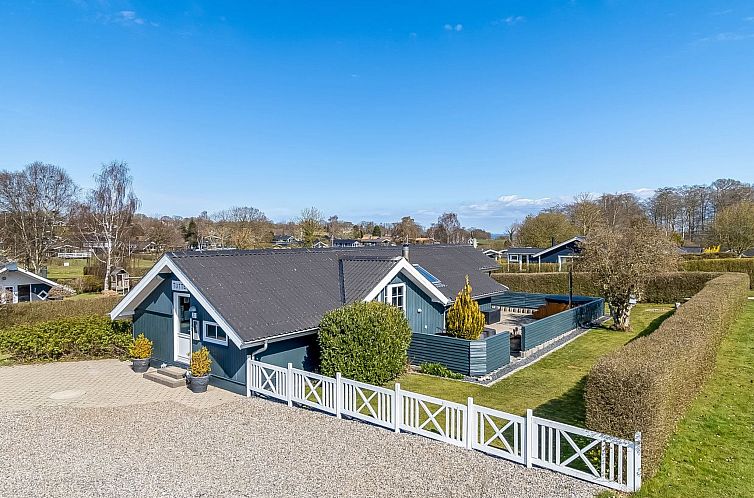 Vakantiehuis "Aika" - 450m from the sea