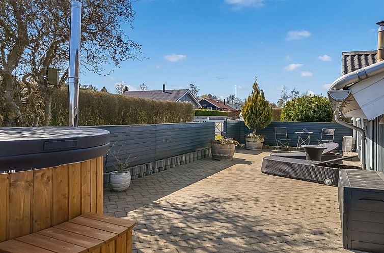 Vakantiehuis "Aika" - 450m from the sea