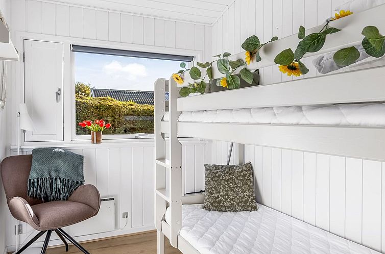 Vakantiehuis "Quanna" - 450m from the sea