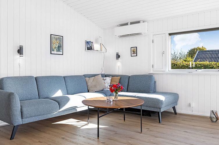 Vakantiehuis "Quanna" - 450m from the sea