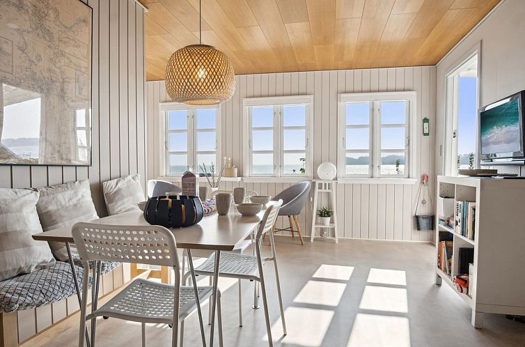 Vakantiehuis "Drifa" - 20m from the sea