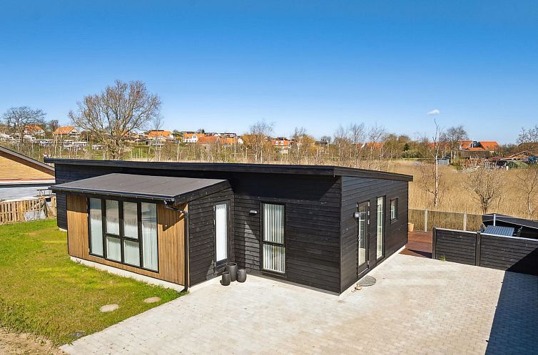 Vakantiehuis "Thorlaf" - 200m from the sea