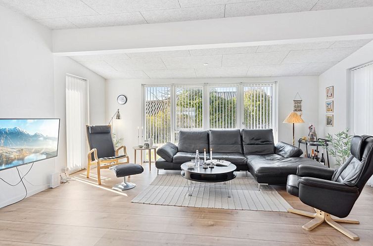 Vakantiehuis "Thorlaf" - 200m from the sea