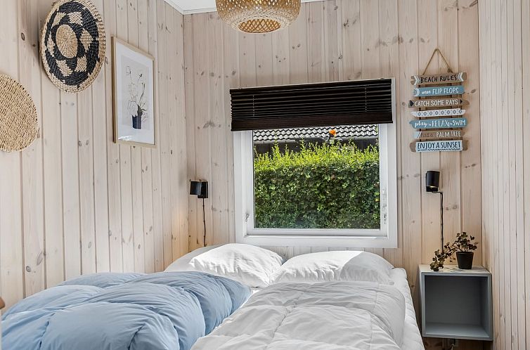 Vakantiehuis "Adia" - 500m from the sea