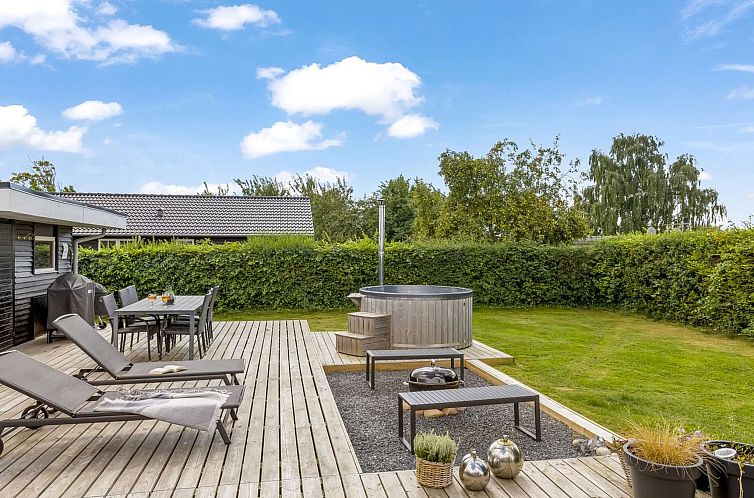 Vakantiehuis "Adia" - 500m from the sea