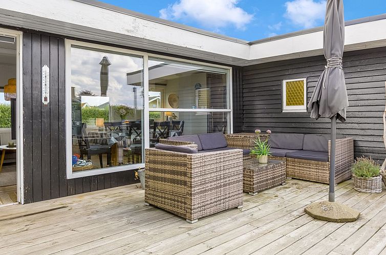 Vakantiehuis "Adia" - 500m from the sea