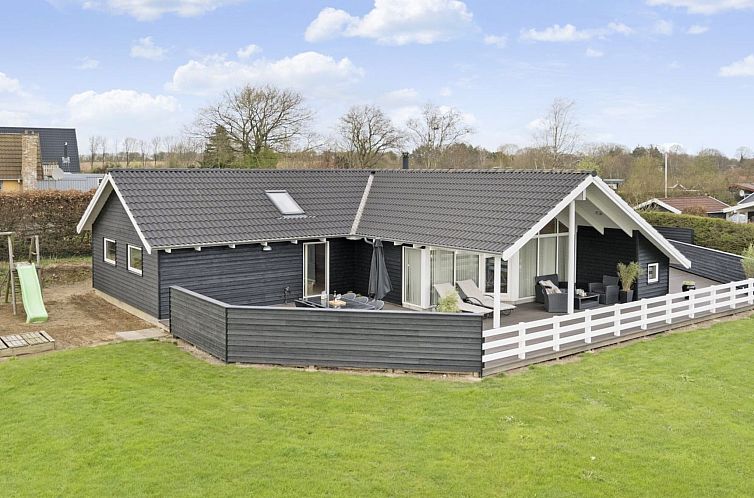 Vakantiehuis "Hansa" - 900m from the sea