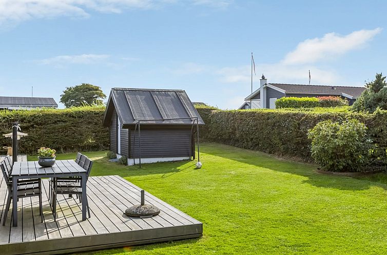 Vakantiehuis "Hubertina" - 75m from the sea