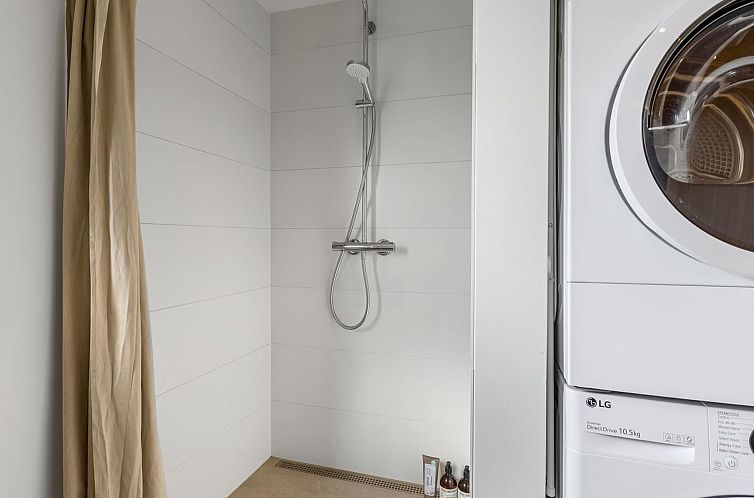 Vakantiehuis "Hubertina" - 75m from the sea