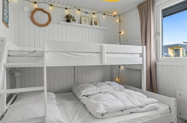 Vakantiehuis "Hubertina" - 75m from the sea