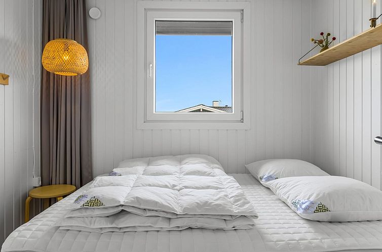 Vakantiehuis "Hubertina" - 75m from the sea