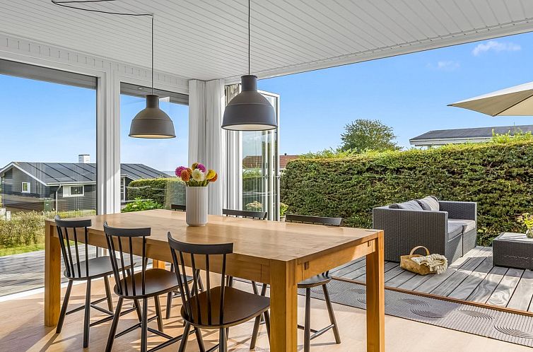 Vakantiehuis "Hubertina" - 75m from the sea