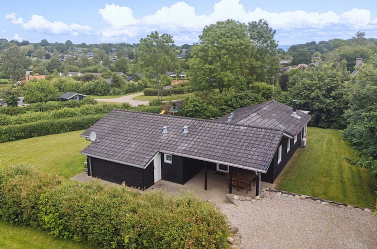 Vakantiehuis "Peder" - 950m from the sea