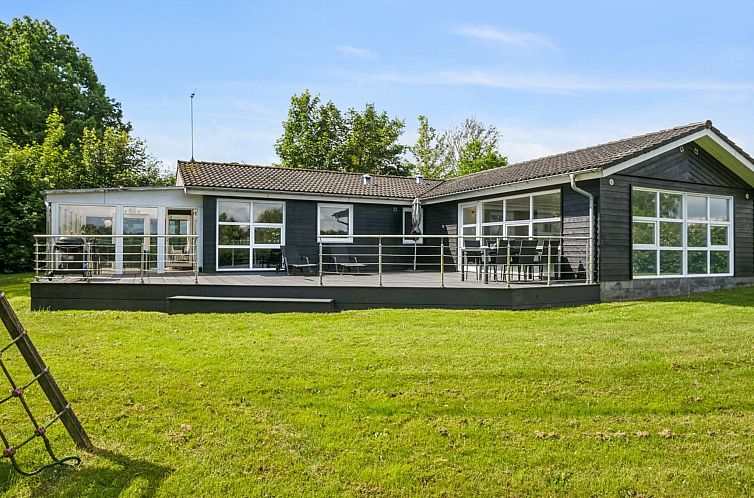 Vakantiehuis "Peder" - 950m from the sea