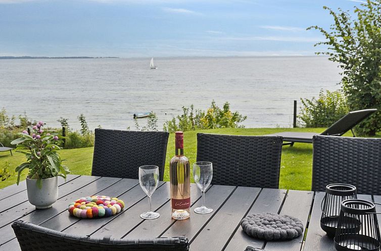 Vakantiehuis "Reinhard" - 50m from the sea