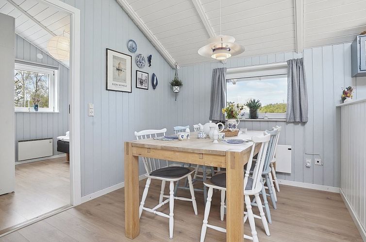 Vakantiehuis "Petrus" - 750m from the sea