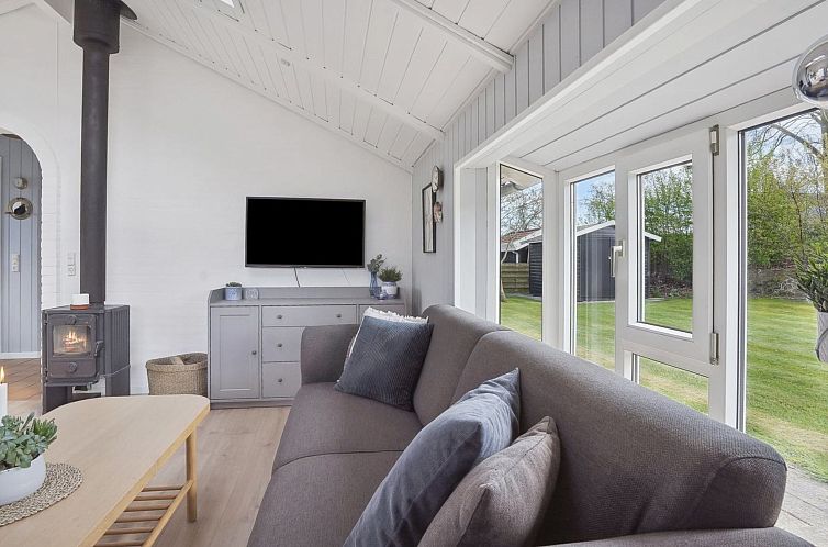 Vakantiehuis "Petrus" - 750m from the sea