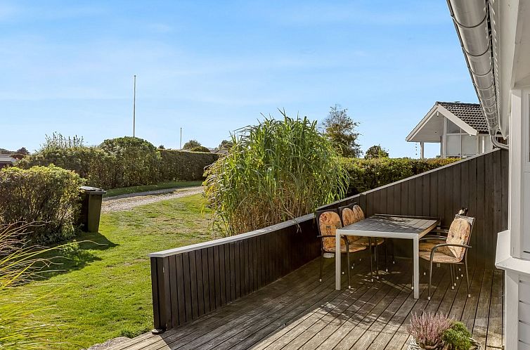 Vakantiehuis "Tjarven" - 350m from the sea