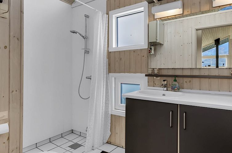 Vakantiehuis "Tjarven" - 350m from the sea