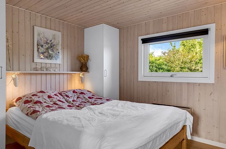 Vakantiehuis "Tjarven" - 350m from the sea