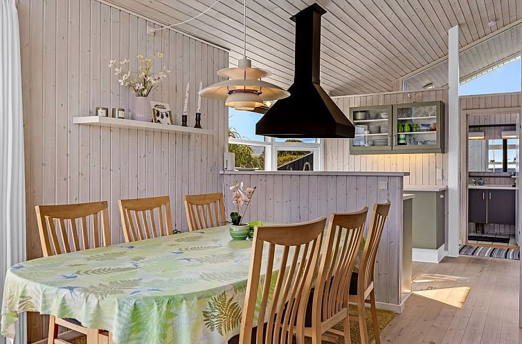 Vakantiehuis "Tjarven" - 350m from the sea