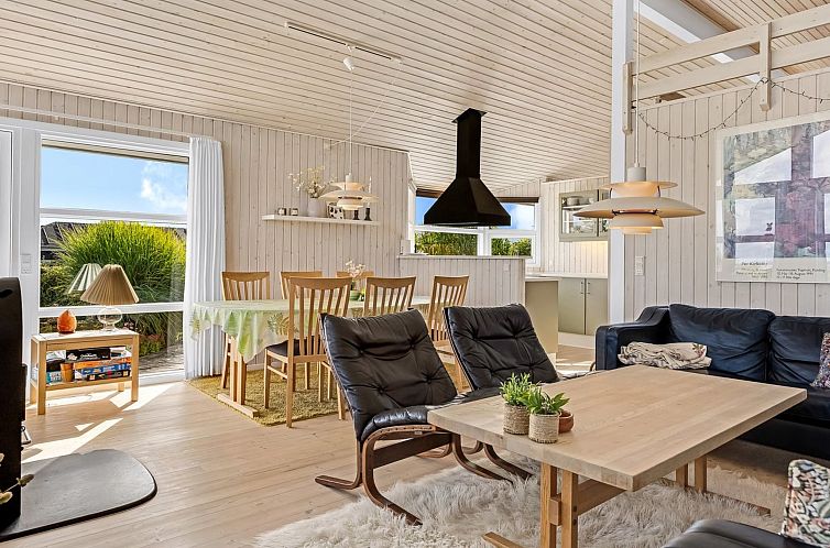 Vakantiehuis "Tjarven" - 350m from the sea