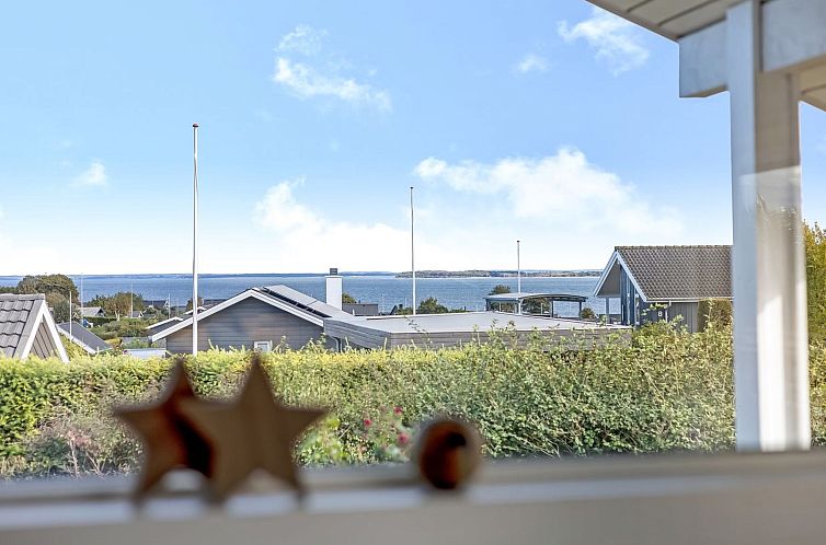 Vakantiehuis "Tjarven" - 350m from the sea