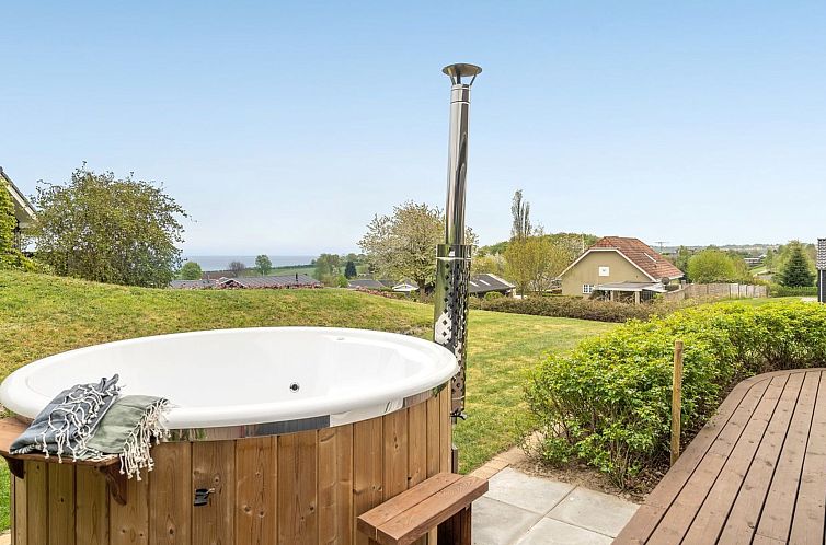 Vakantiehuis "Ankarl" - 700m from the sea