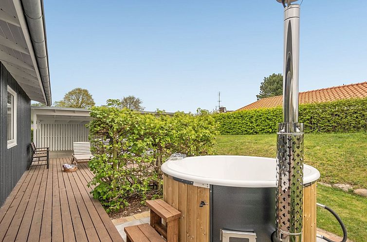 Vakantiehuis "Ankarl" - 700m from the sea