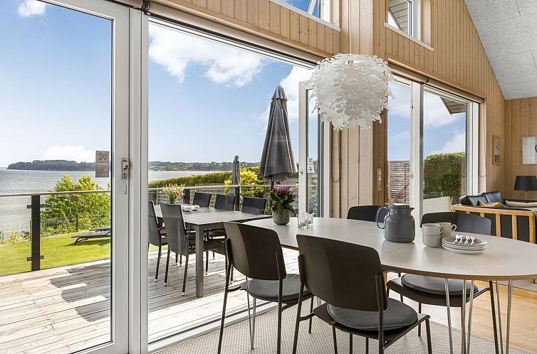 Vakantiehuis "Majbritt" - 50m from the sea