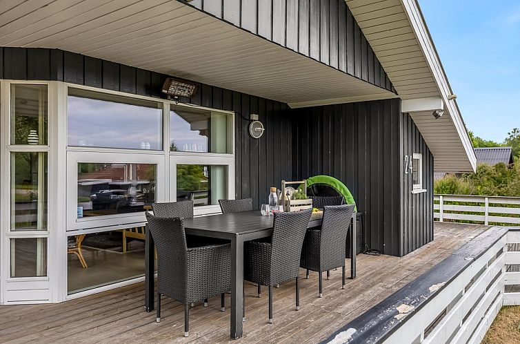 Vakantiehuis "Joonatan" - 900m from the sea