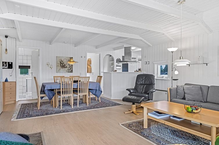 Vakantiehuis "Joonatan" - 900m from the sea