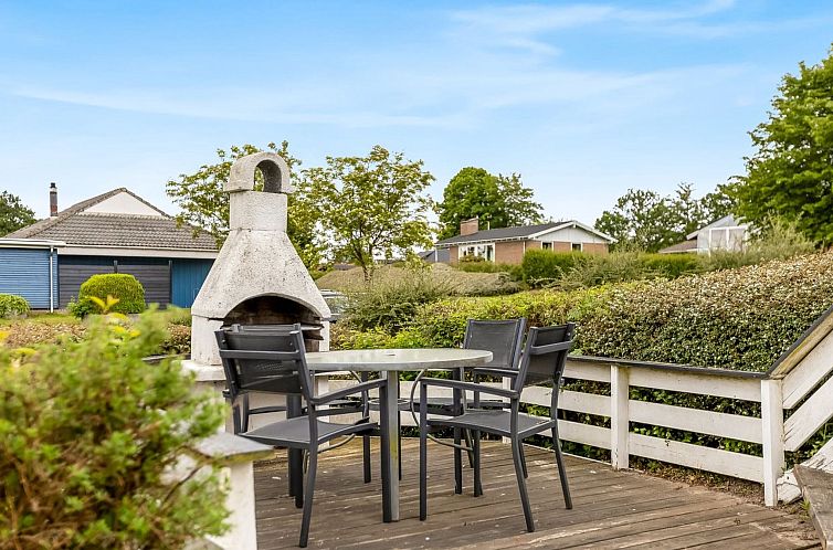 Vakantiehuis "Joonatan" - 900m from the sea