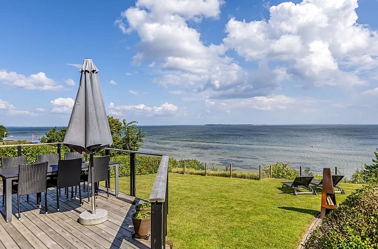Vakantiehuis "Arnia" - 250m from the sea